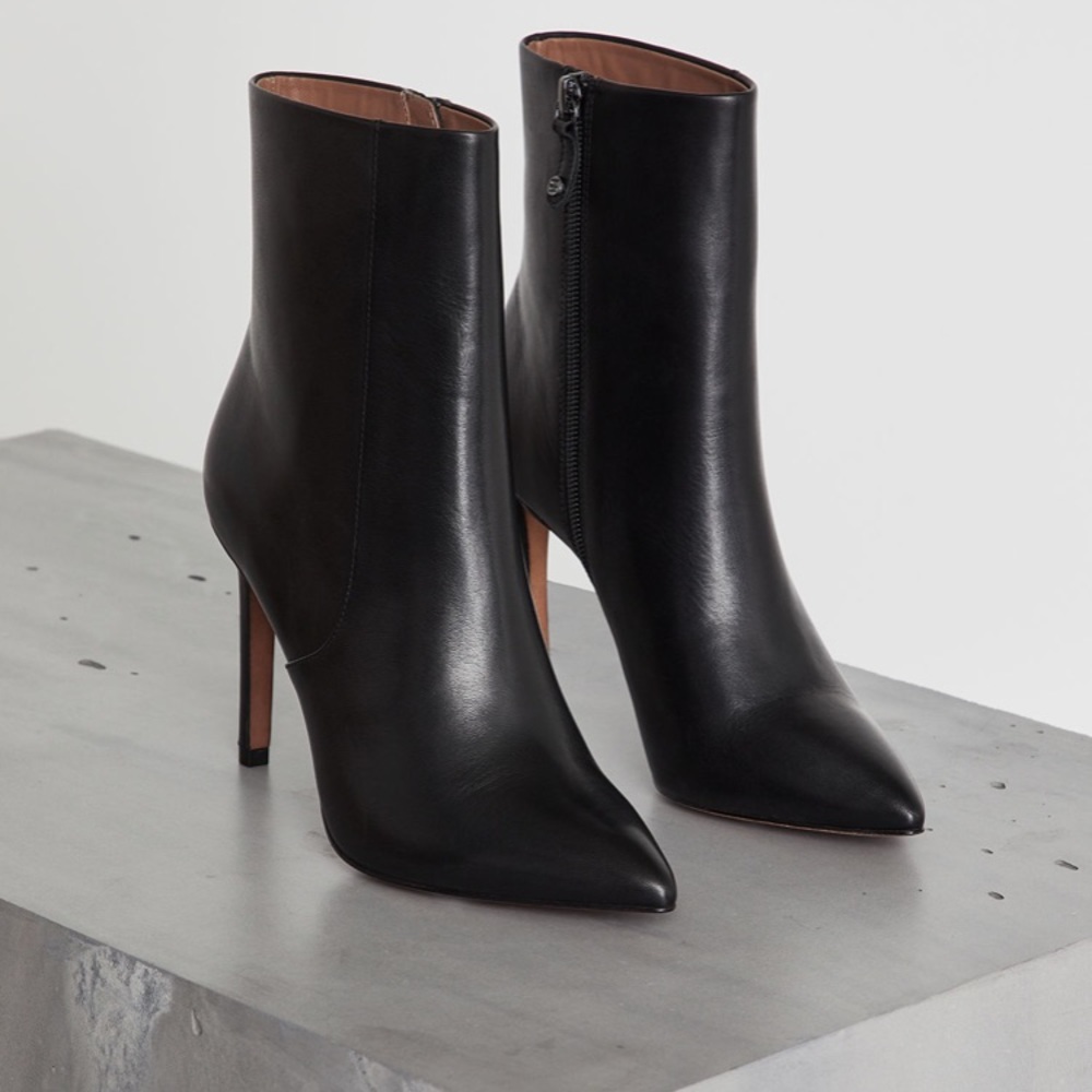 BCBG Maxazria Ava Leather Stiletto Bootie Size 8